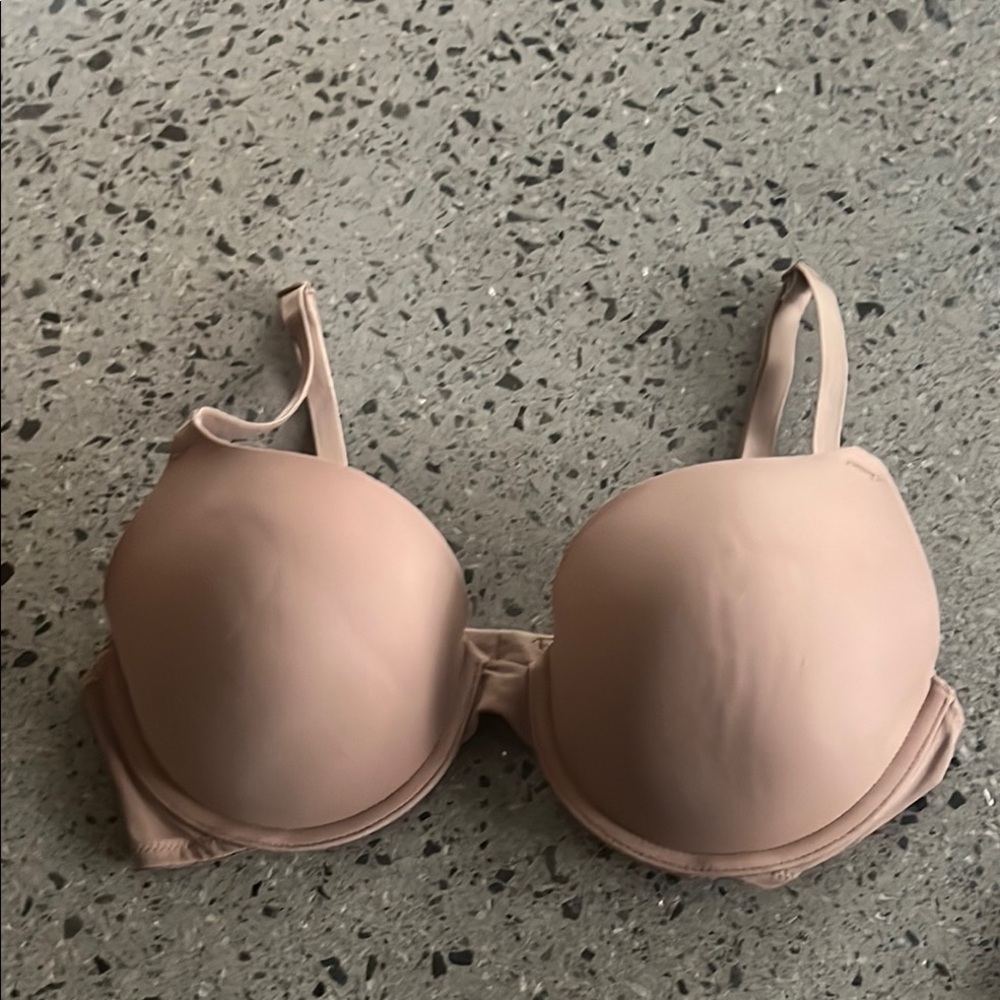 PINK Victoria's Secret Blush Bra